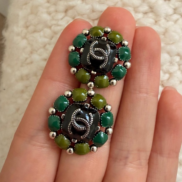 💚Chanel CC Enamel Floral Stud Earrings☘️ - Picture 10 of 13